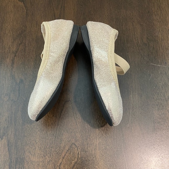 Ruby & Bloom Gold Shimmer Ballet Flats - Picture 2 of 8